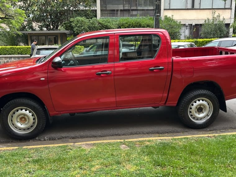 2023 Toyota HILUX Dcab - Miniatura 6