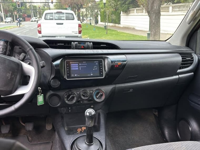 2021 Toyota HILUX Dcab - Miniatura 9