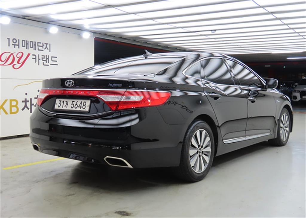 2015 Hyundai Grandeur HG Negro - Miniatura 4