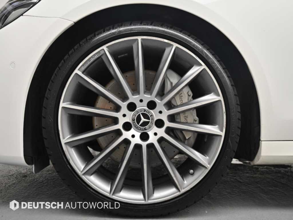 2017 Mercedes-Benz Clase E E - Miniatura 5