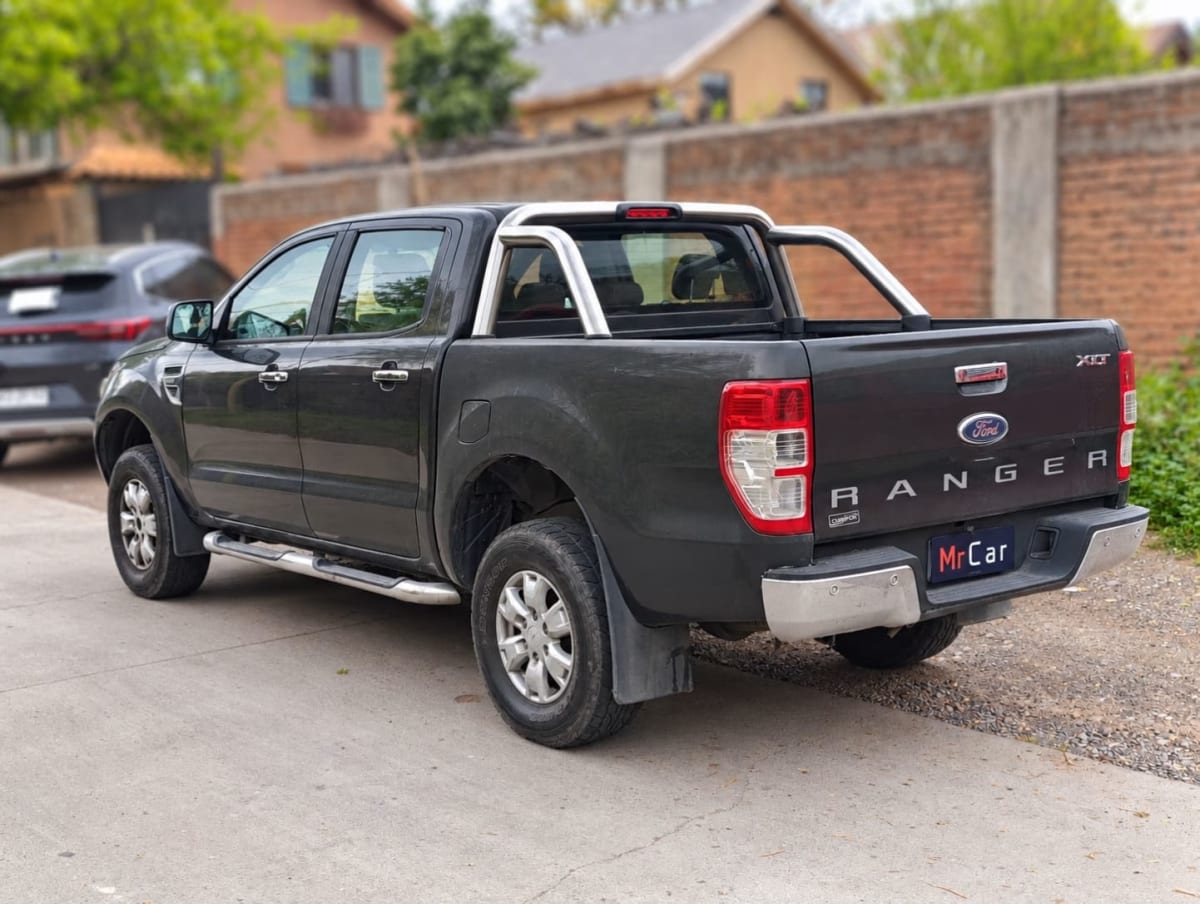 2013 Ford Ranger Gris - Miniatura 4