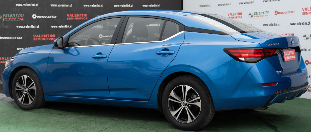 2023 Nissan Sentra MT - Miniatura 5
