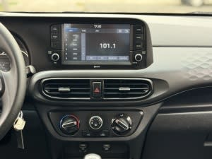 2022 HYUNDAI GRAND I10 1.2 Plata - Miniatura 2