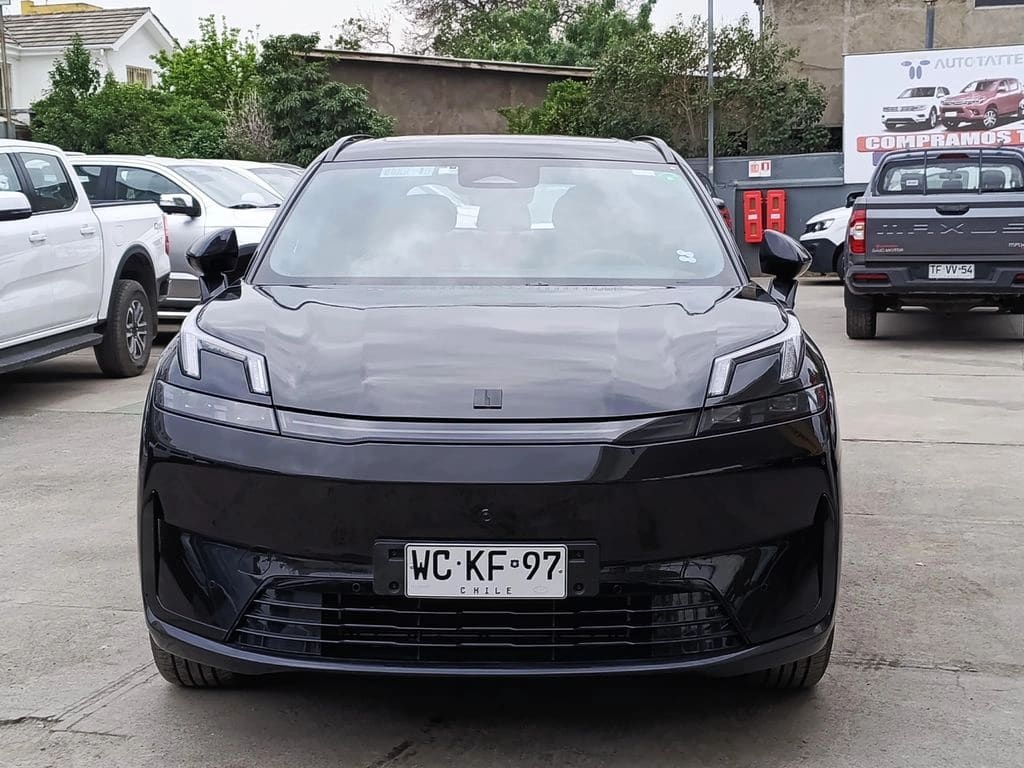 2027 Lynk & Co 08 LYNK&CO PHEV - Miniatura 2