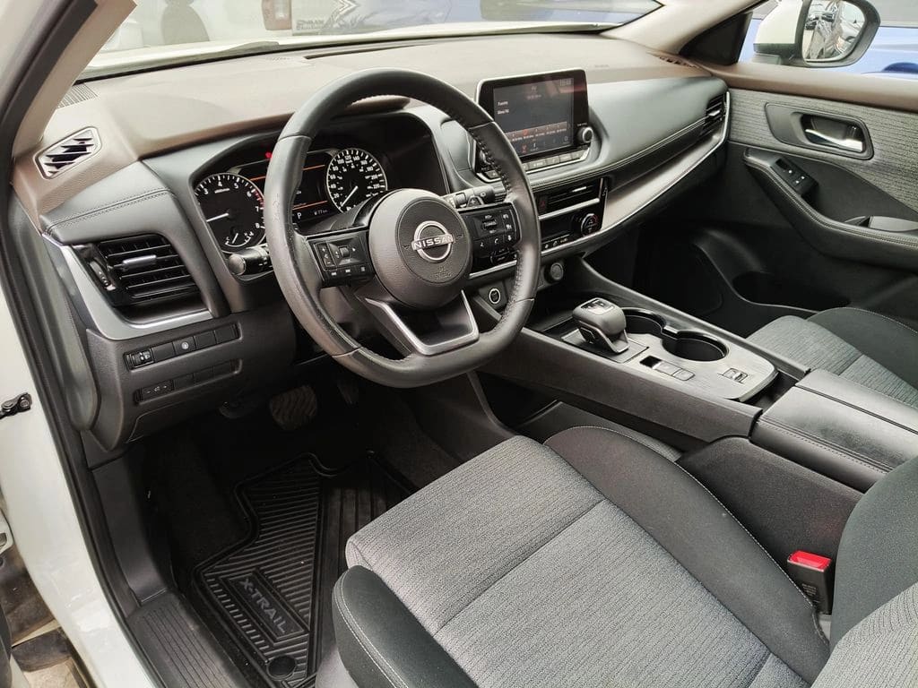2024 Nissan X-Trail 2.5 - Miniatura 4