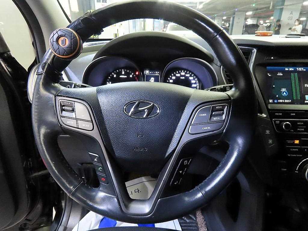 2016 Hyundai Santa Fe The - Miniatura 8
