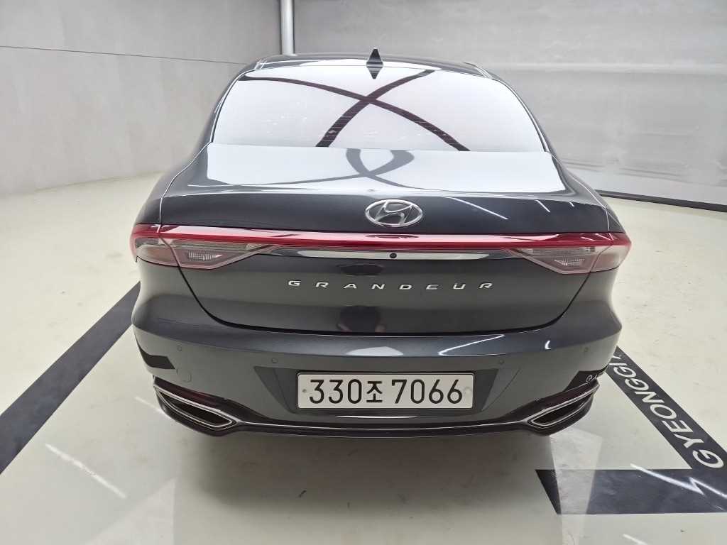2020 Hyundai Grandeur IG Gris - Miniatura 3