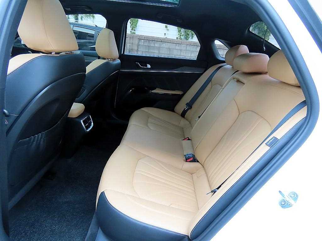 2023 Kia K5 3rd Blanco - Miniatura 6