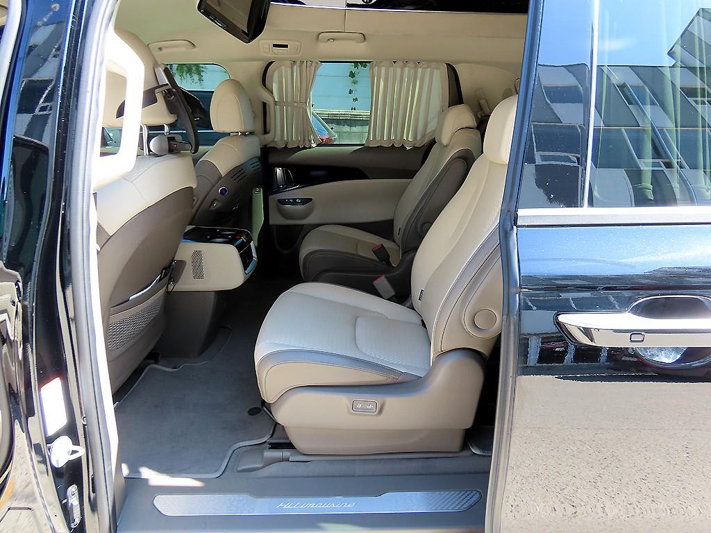 2022 Kia Carnival 4th Negro - Miniatura 6