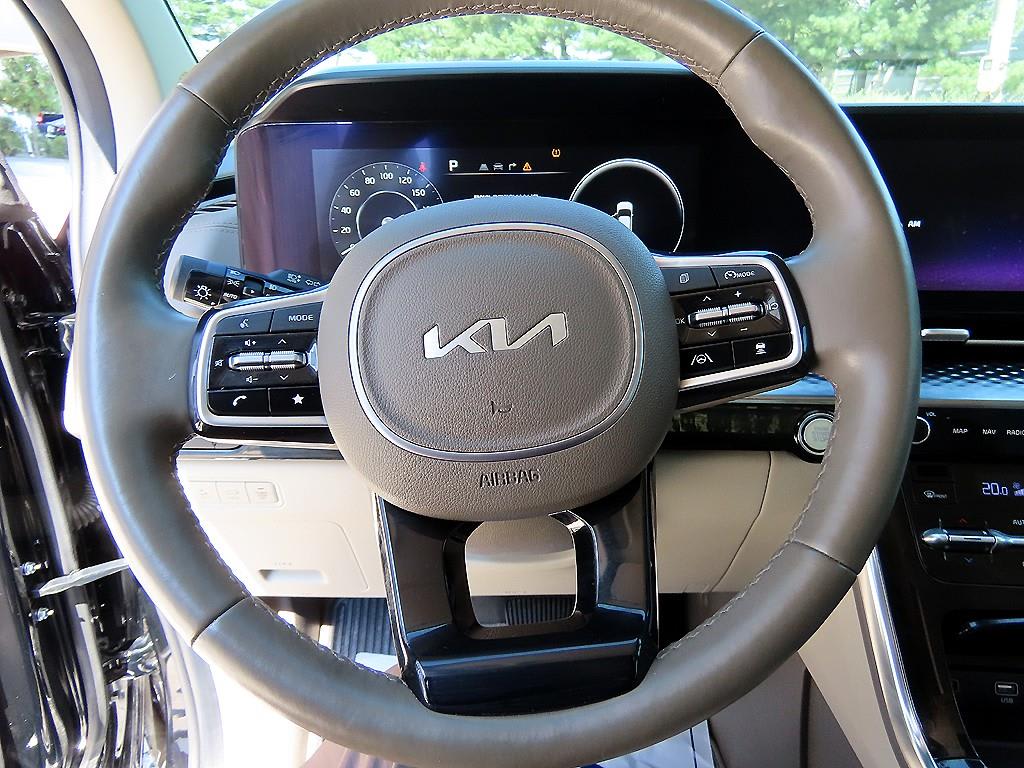2022 Kia Carnival 4th Negro - Miniatura 8