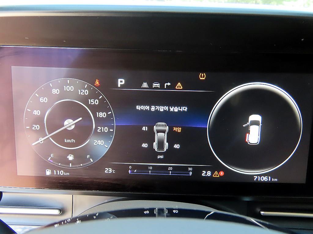 2022 Kia Carnival 4th Negro - Miniatura 9