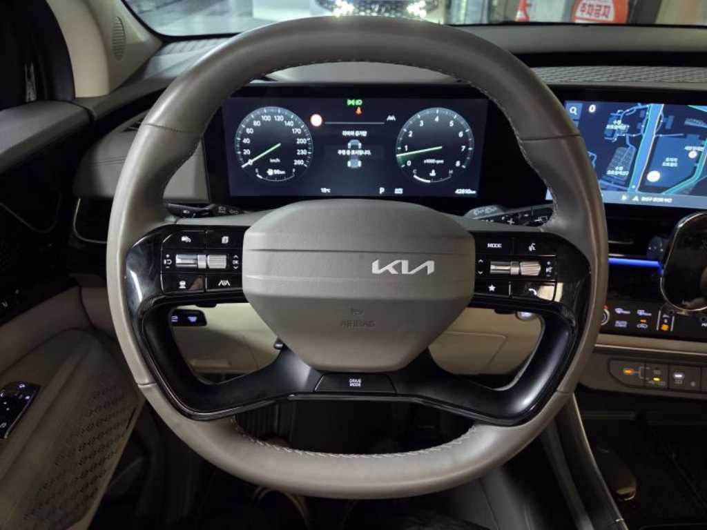 2025 KIA Carnival Ref 421111 Gasoline Negro - Miniatura 10