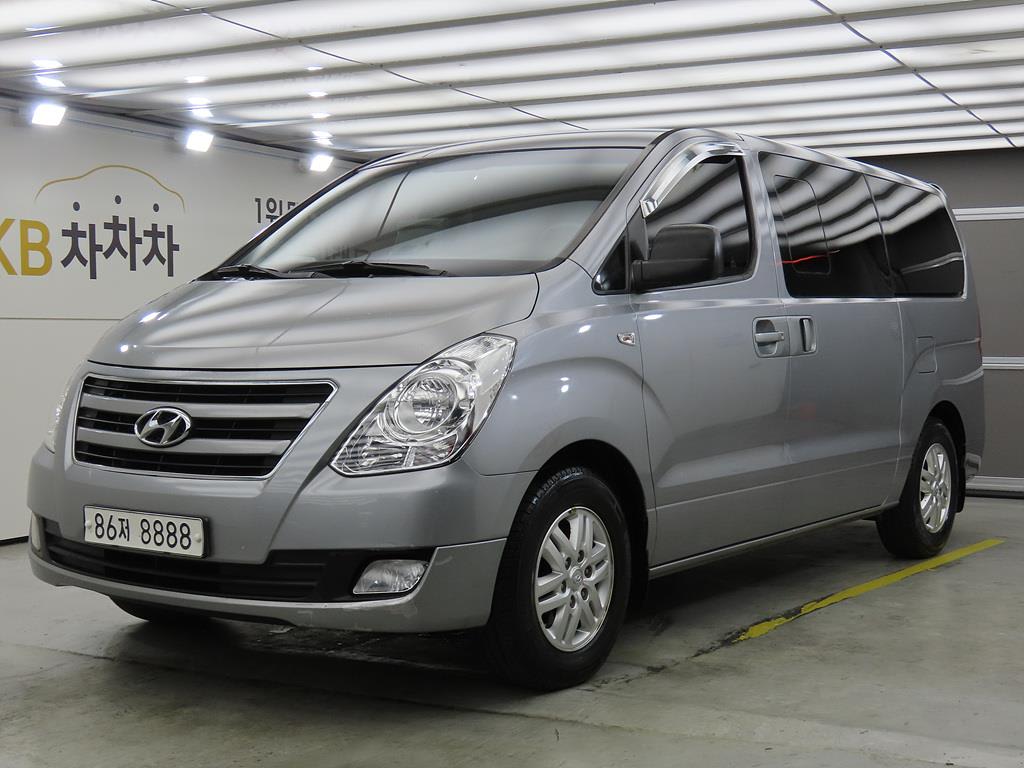 2016 Hyundai Starex Van Plata - Imagen 1