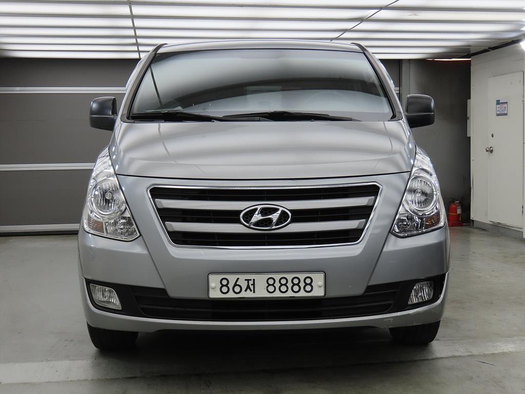 2016 Hyundai Starex Van Plata - Miniatura 2