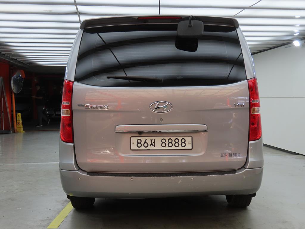 2016 Hyundai Starex Van Plata - Miniatura 3
