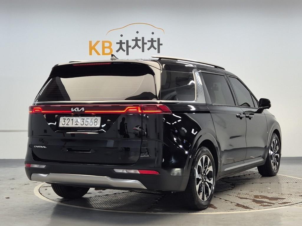 2023 Kia Carnival 4th Negro - Miniatura 3