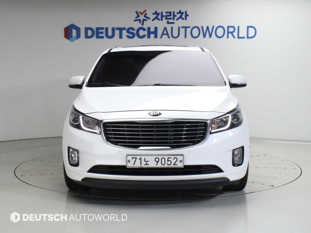 2016 Kia Carnival Diesel Blanco - Miniatura 3