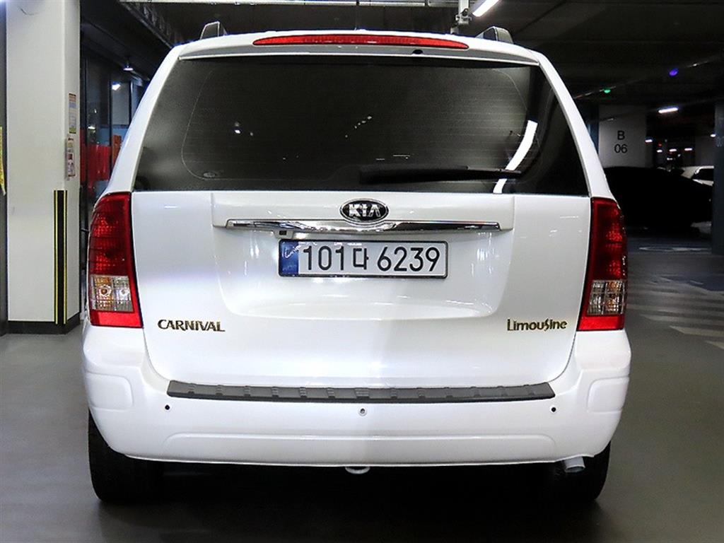 2013 KIA Carnival Ref 421009 Diesel Blanco - Miniatura 5