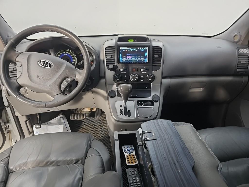 2011 KIA Carnival Ref 421004 Diesel Blanco - Miniatura 5