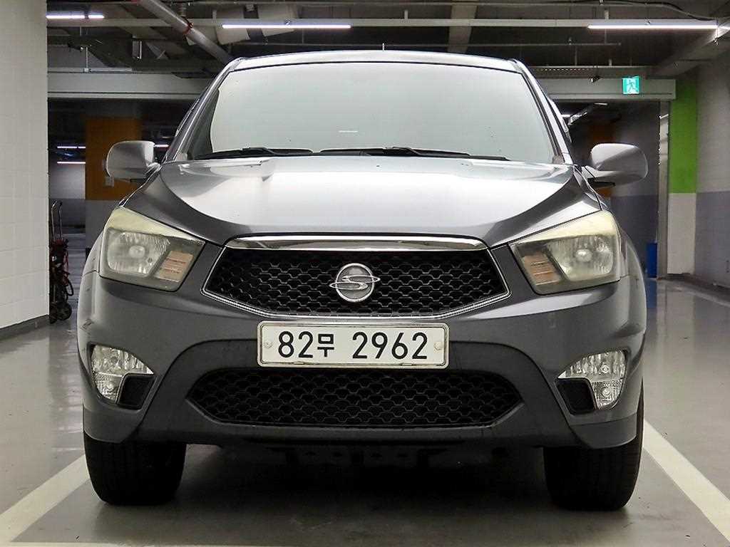 2012 SsangYong Korando Sports Gris - Imagen 1