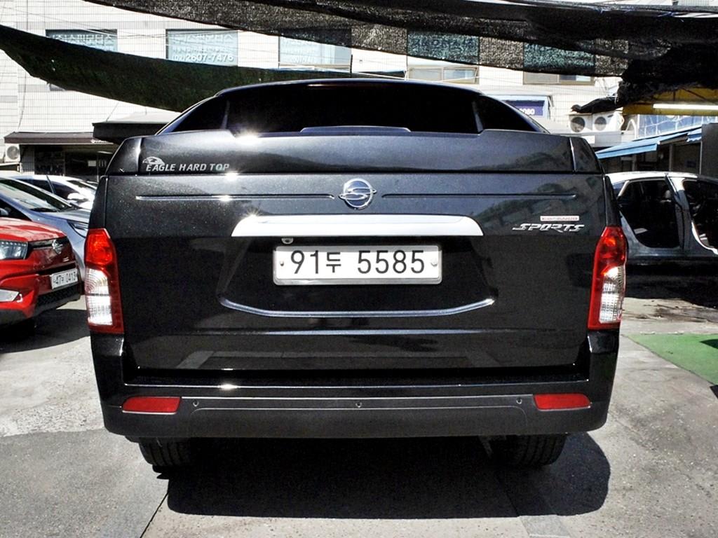 2014 SsangYong Korando Sports Negro - Miniatura 3
