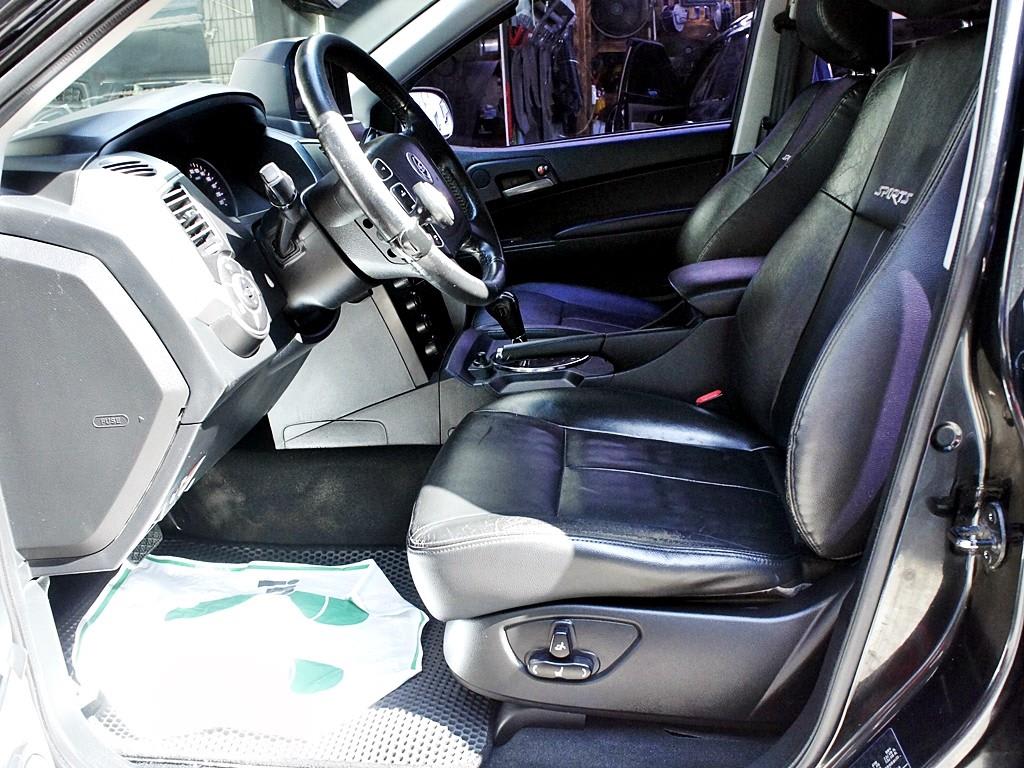 2014 SsangYong Korando Sports Negro - Miniatura 5