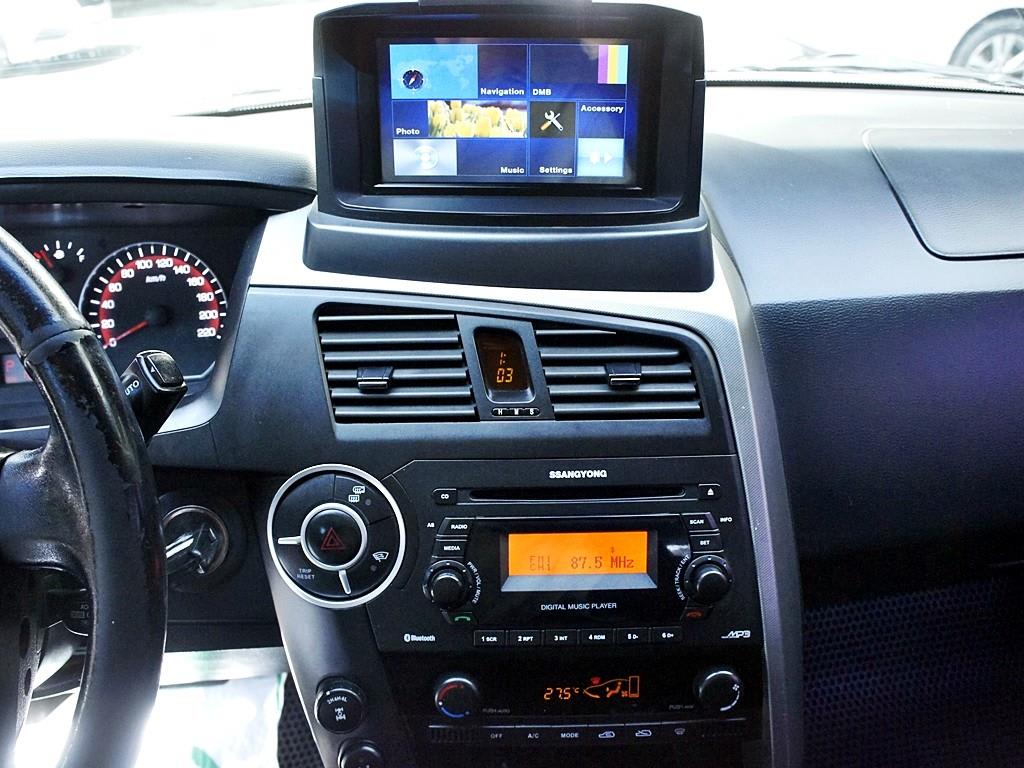 2014 SsangYong Korando Sports Negro - Miniatura 10