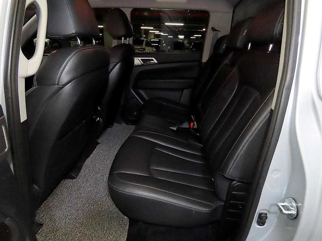 2018 SsangYong Rexton Sports Plata - Miniatura 7