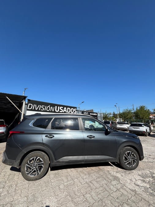 2023 Kia CARENS EX 1.4 AUT EX Gris - Miniatura 8