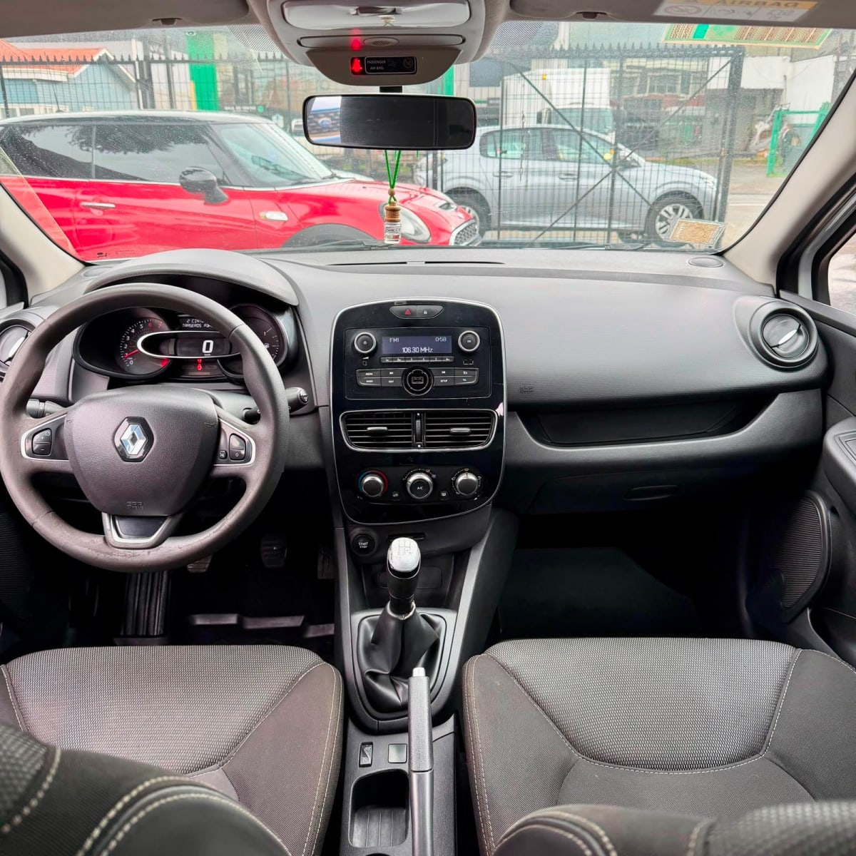2021 Renault Clio IV Blanco - Miniatura 10