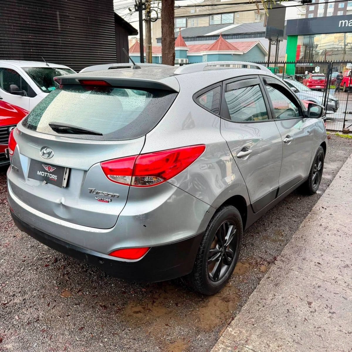 2010 Hyundai Tucson GL Gris - Miniatura 6