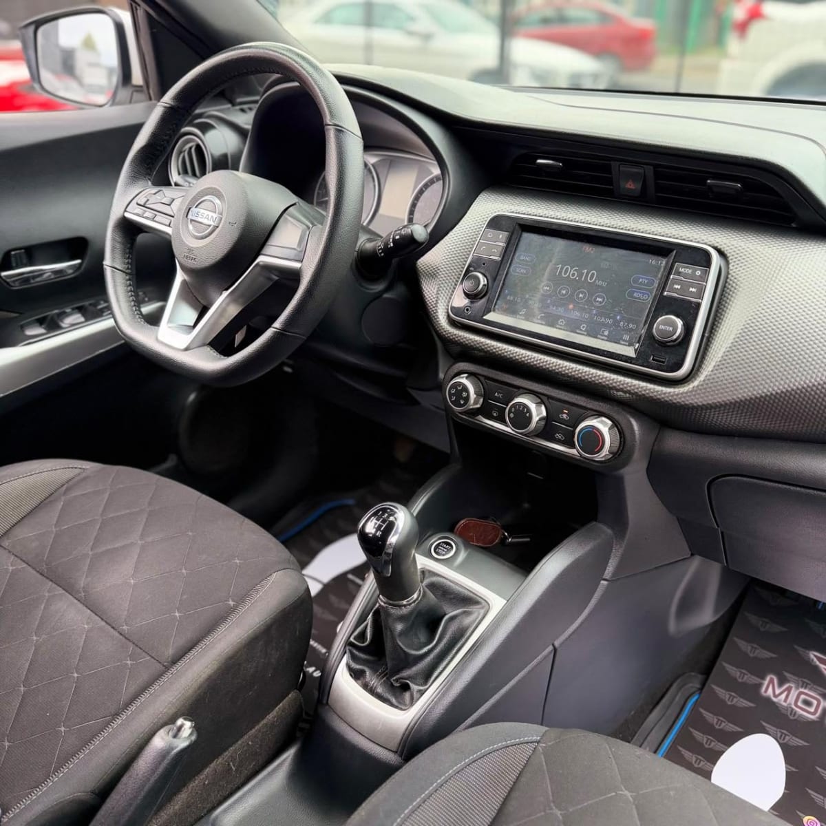 2020 Nissan Kicks ADVANCE Blanco - Miniatura 10
