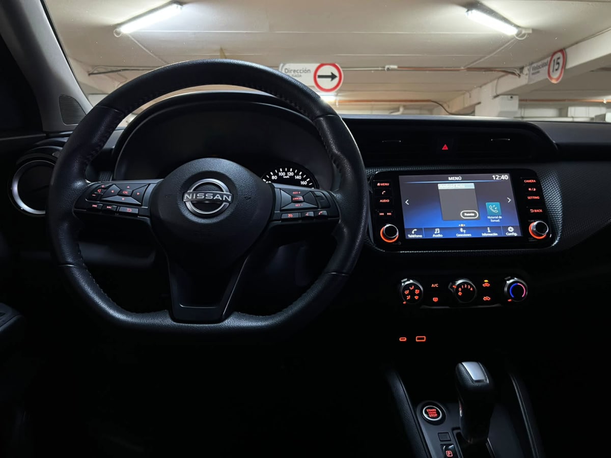 2024 Nissan Kicks ADVANCE Plata - Miniatura 10