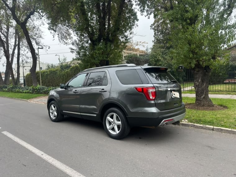 2017 Ford EXPLORER 3.5 - Miniatura 3
