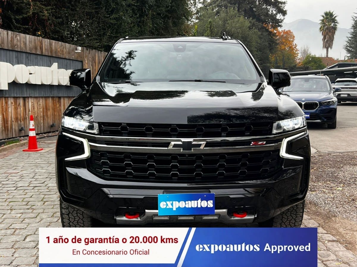 2022 Chevrolet SUBURBAN Z71 Negro - Miniatura 2