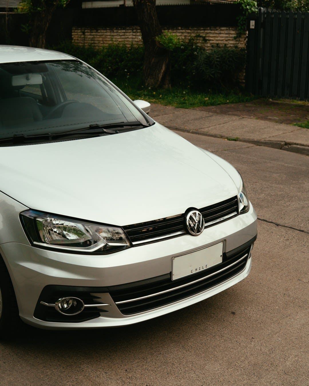 2019 VOLKSWAGEN GOL 1.6 Gris - Miniatura 2