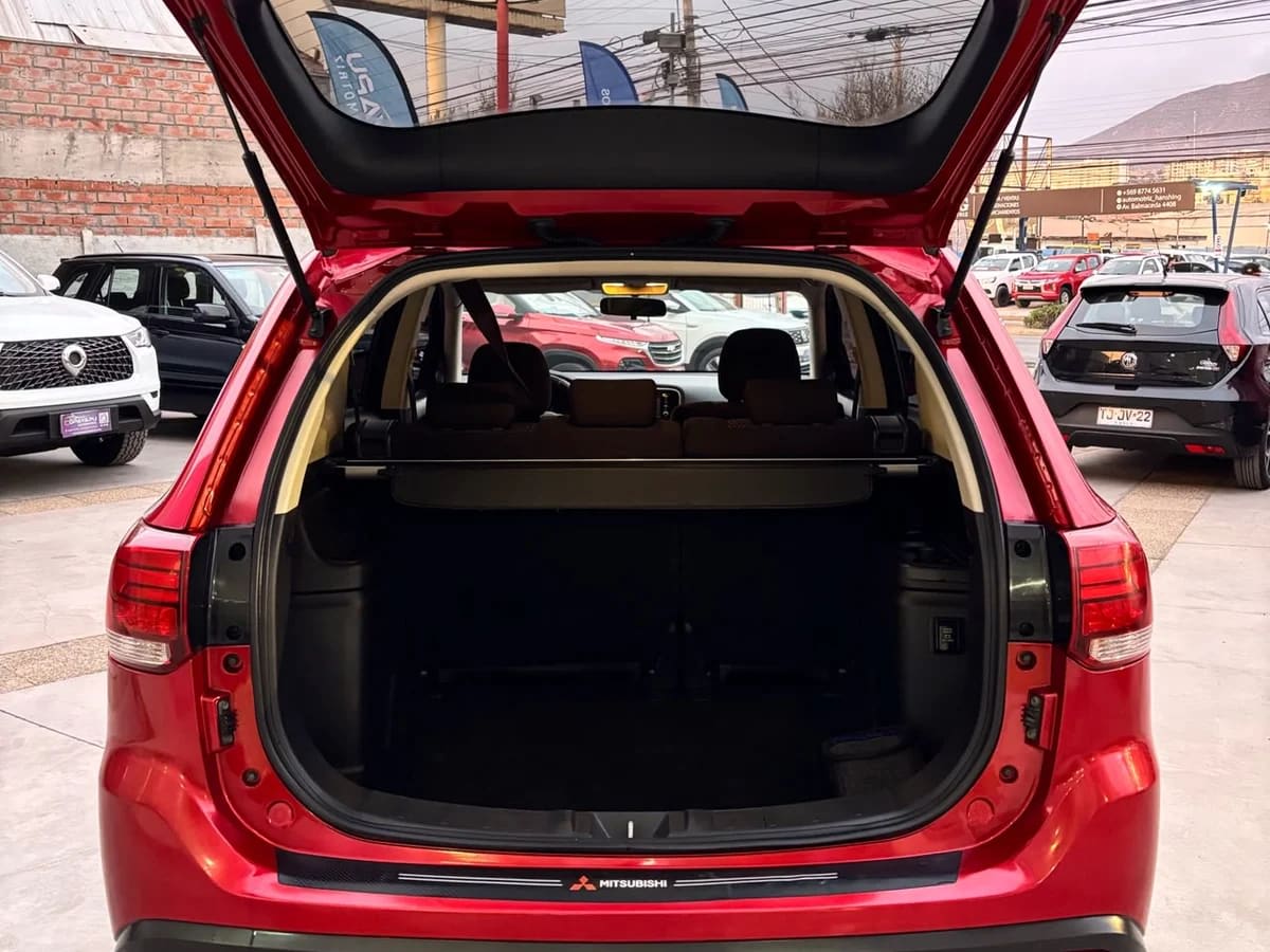 2020 Mitsubishi Outlander 2.0 Rojo - Miniatura 6