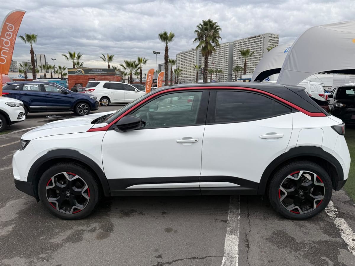2023 Opel Mokka 1.2t Blanco - Miniatura 2