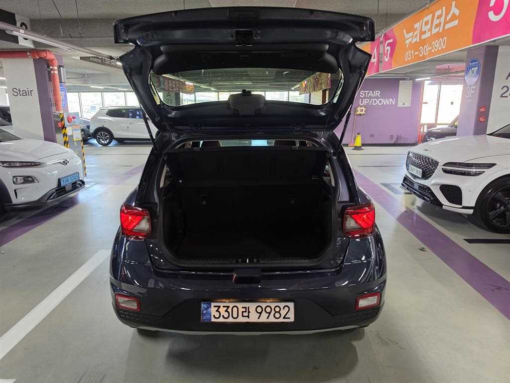 2022 Hyundai Venue 1.6 Azul - Miniatura 5