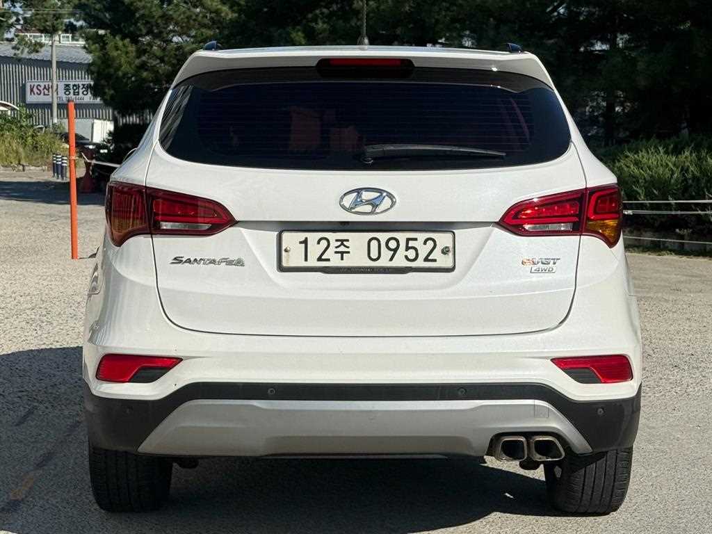 2016 Hyundai Santa Fe The - Miniatura 4