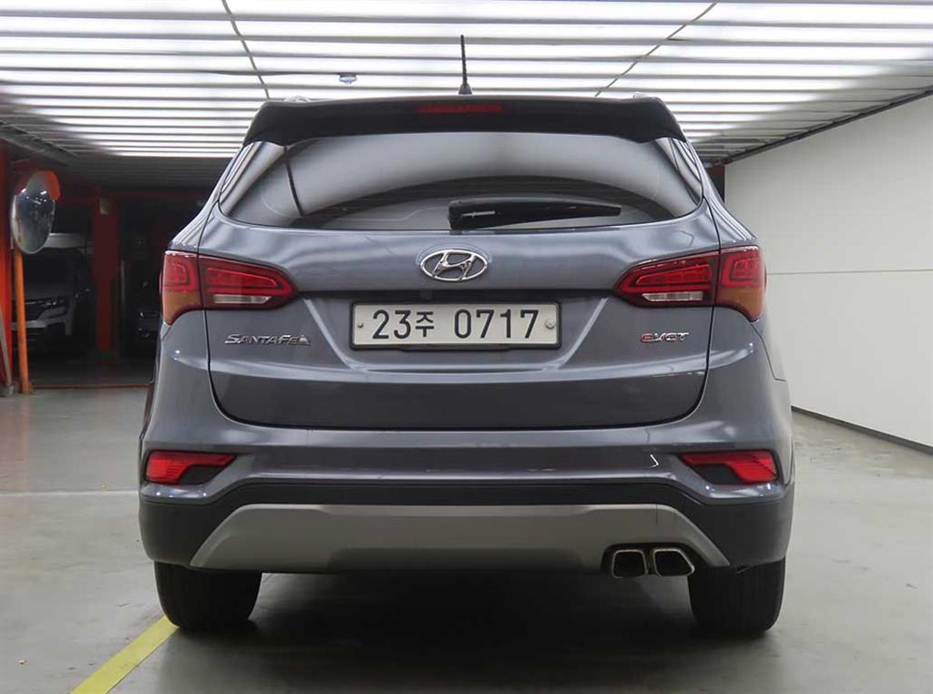 2016 Hyundai Santa Fe The Gris - Miniatura 3