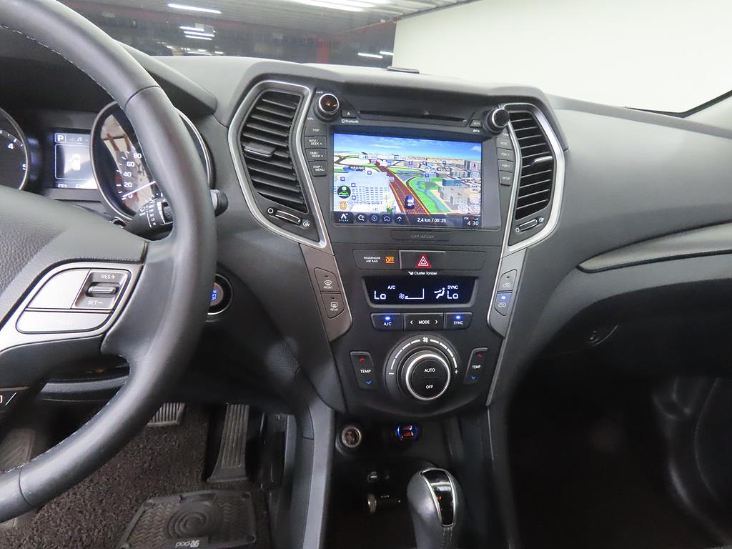 2016 Hyundai Santa Fe The Gris - Miniatura 10