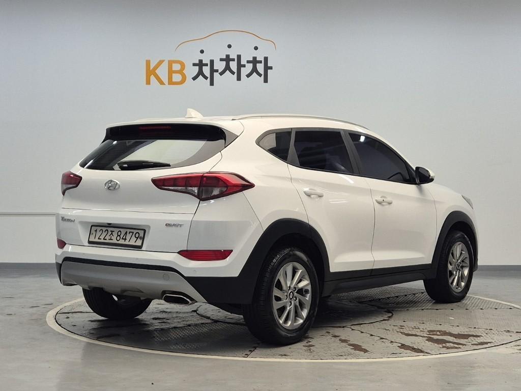 2017 Hyundai Tucson Diesel Blanco - Miniatura 3