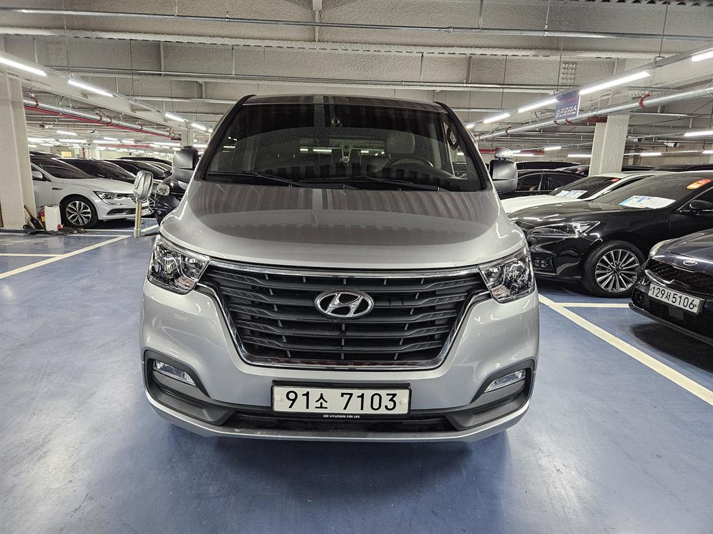 2021 Hyundai Starex Ref 421757 Diesel Negro - Imagen 1
