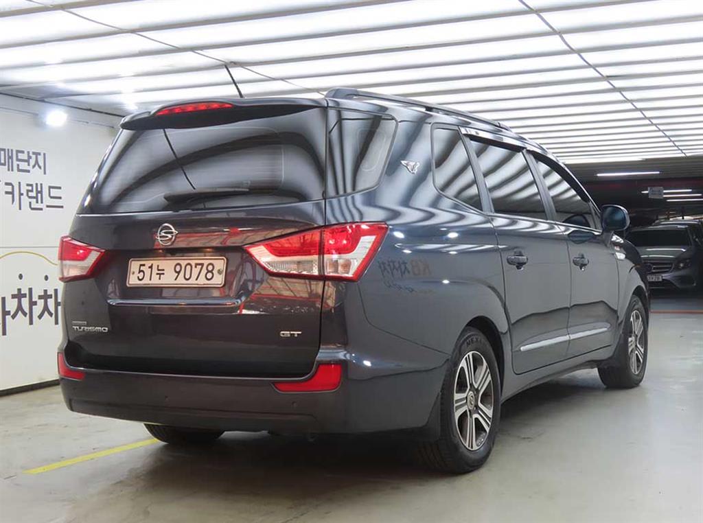 2015 SsangYong Korando Tourismo Gris - Miniatura 4