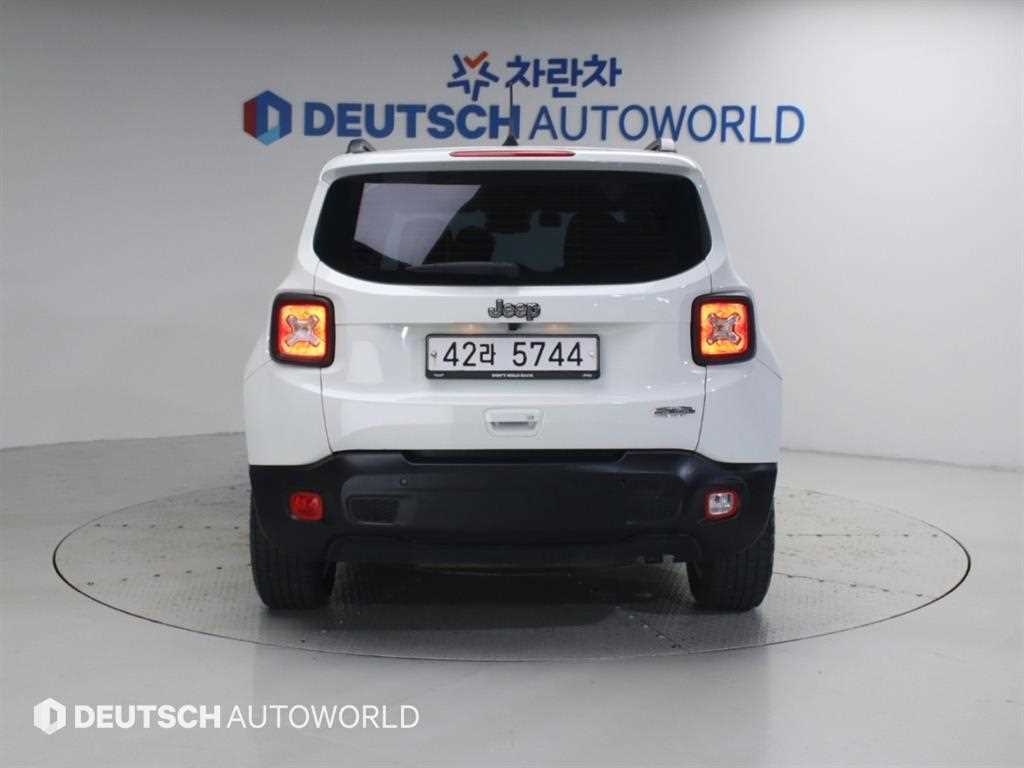 2018 Jeep Renegade 2.4 Blanco - Miniatura 4