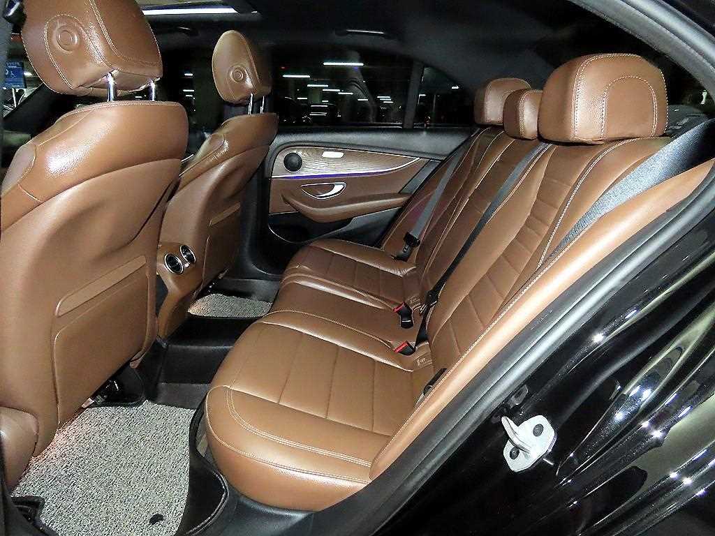 2023 Mercedes-Benz Clase E Mercedes Benz E Class Ref 421851 - Miniatura 7