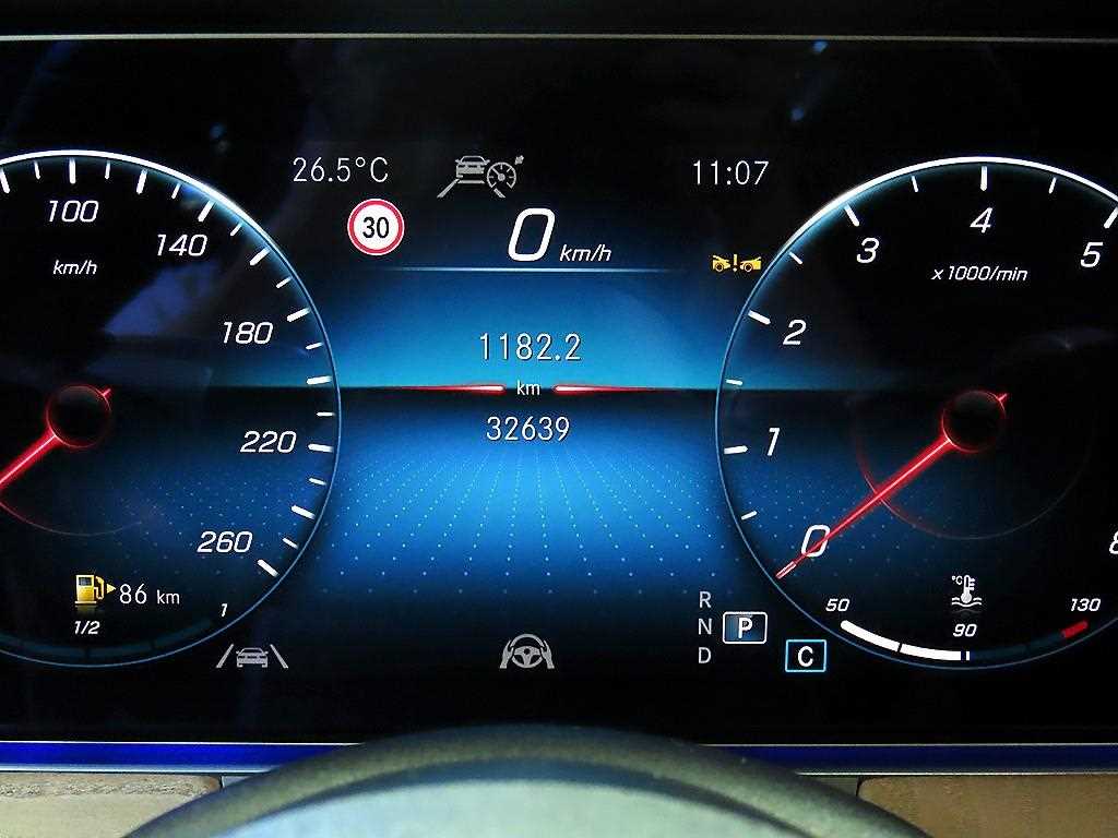 2023 Mercedes-Benz Clase E Mercedes Benz E Class Ref 421851 - Miniatura 9