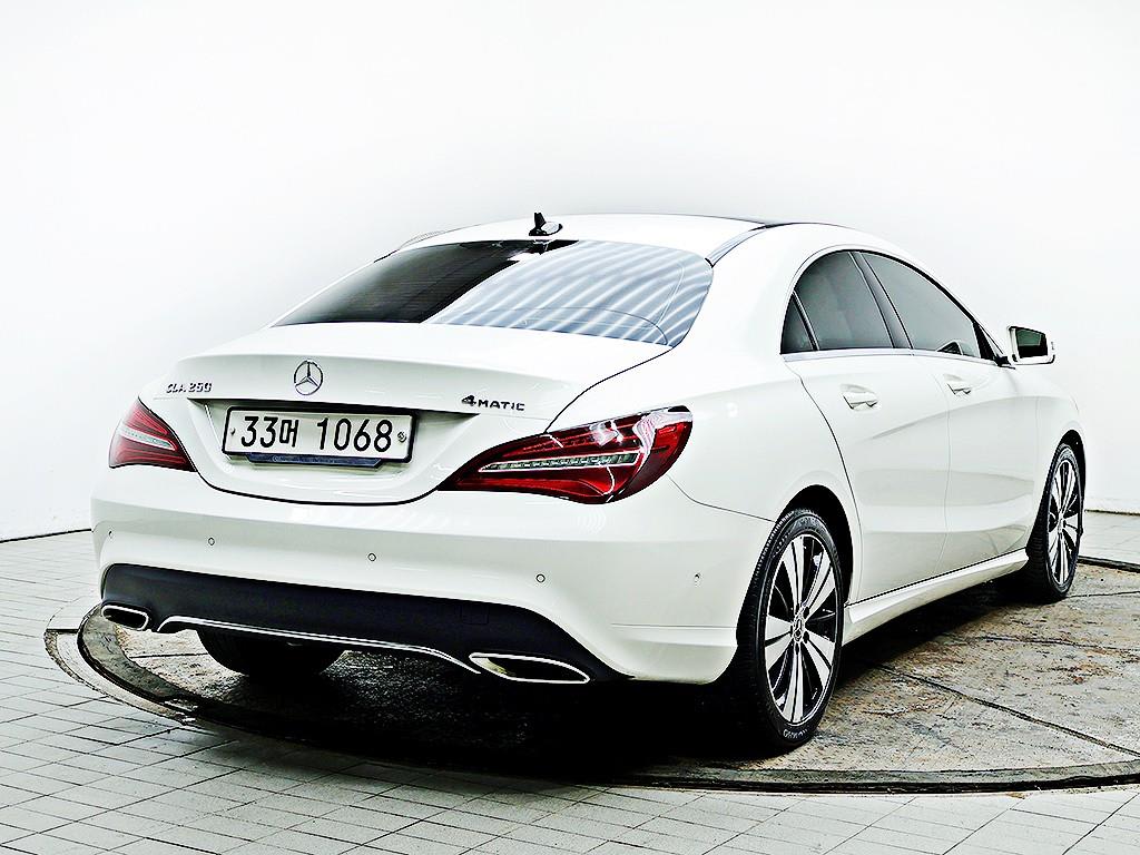 2018 Mercedes-Benz CLA Class Blanco - Miniatura 4