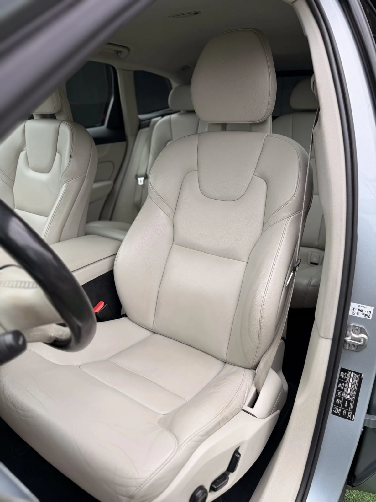 2018 Volvo XC60 T5 Gris - Miniatura 7